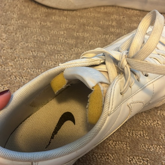 Nike sneakers - Picture 3 of 4